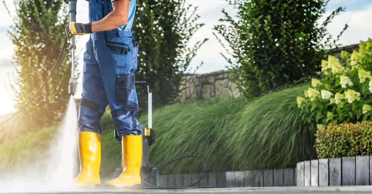 Commercial Power Washing: 5 Ways it Improves Safety for Customers and Employees