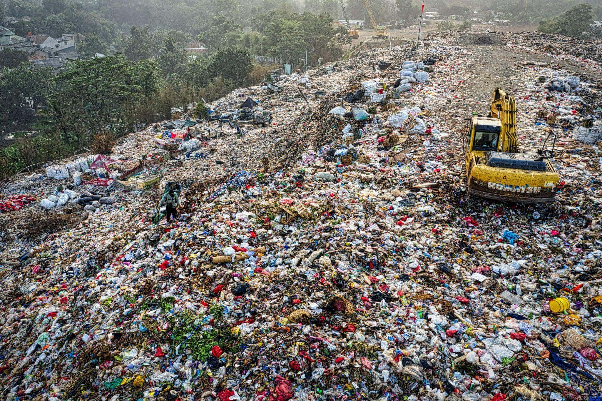 Same Day Trash Removal: An Overview