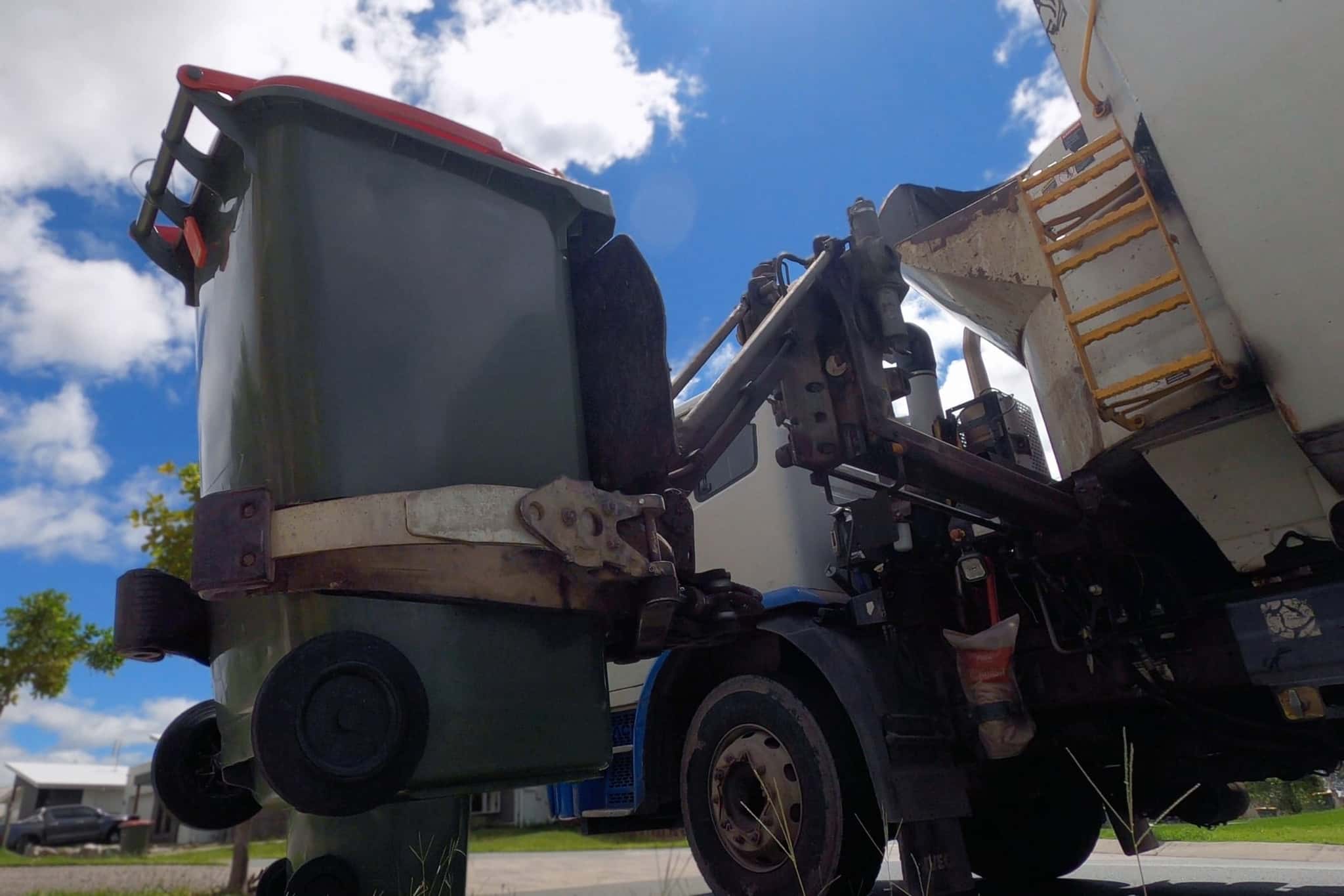 Commercial Waste vs Residential Waste: What’s the Difference?