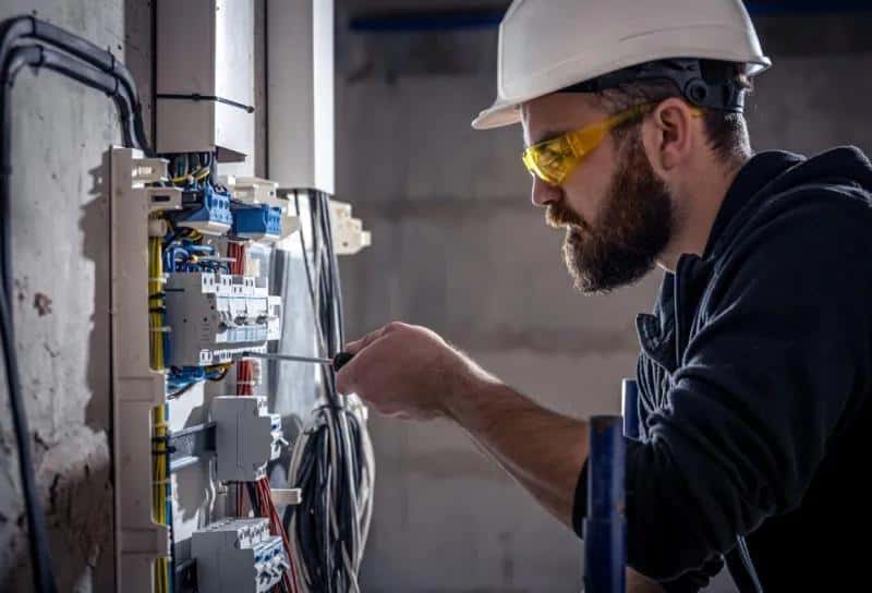 Screenshot showcasing the various industries CheckSammy Services caters to.